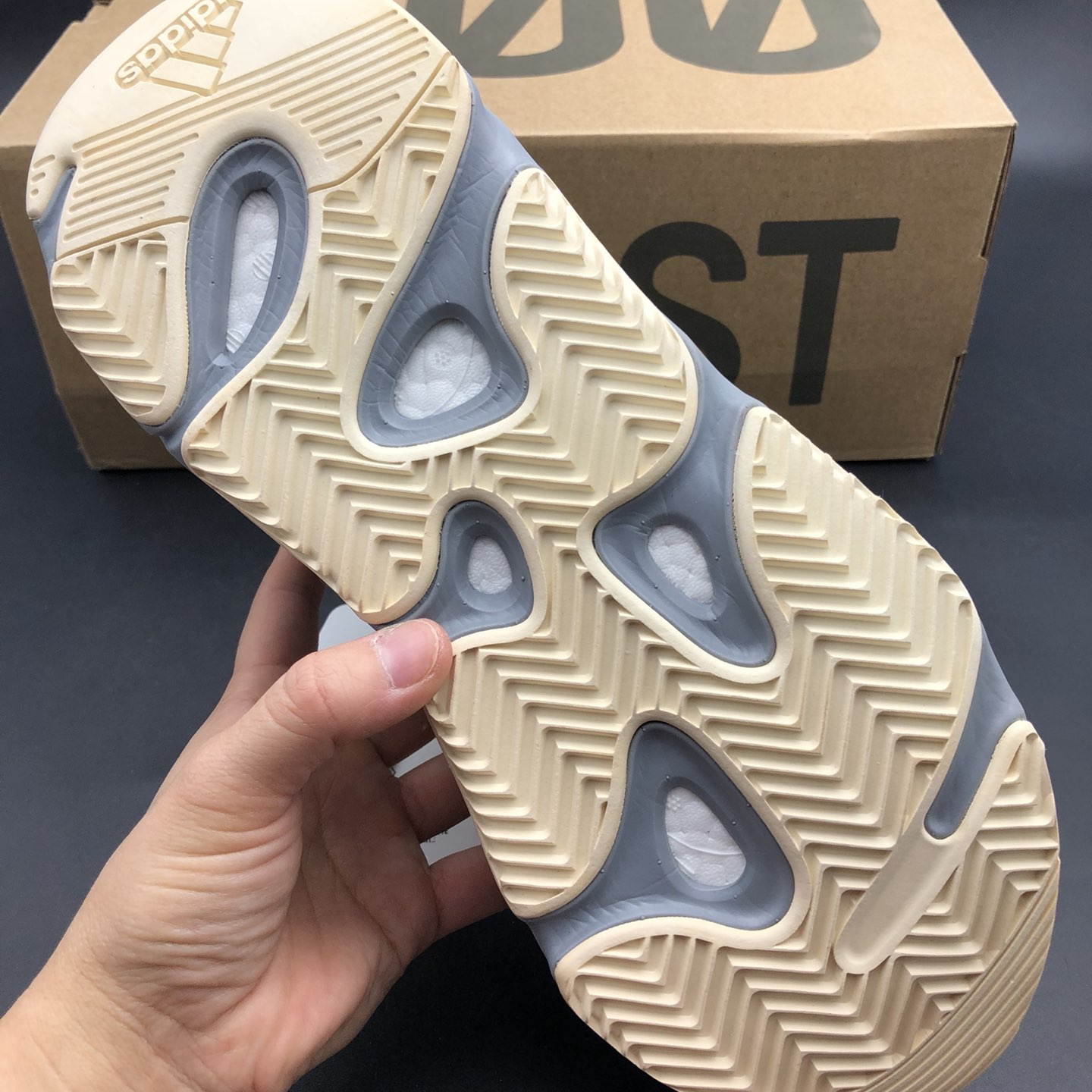 Yeezy Boost 700V1 Reflective Running Shoes 3M EU36-EU47 / US3.5-US12