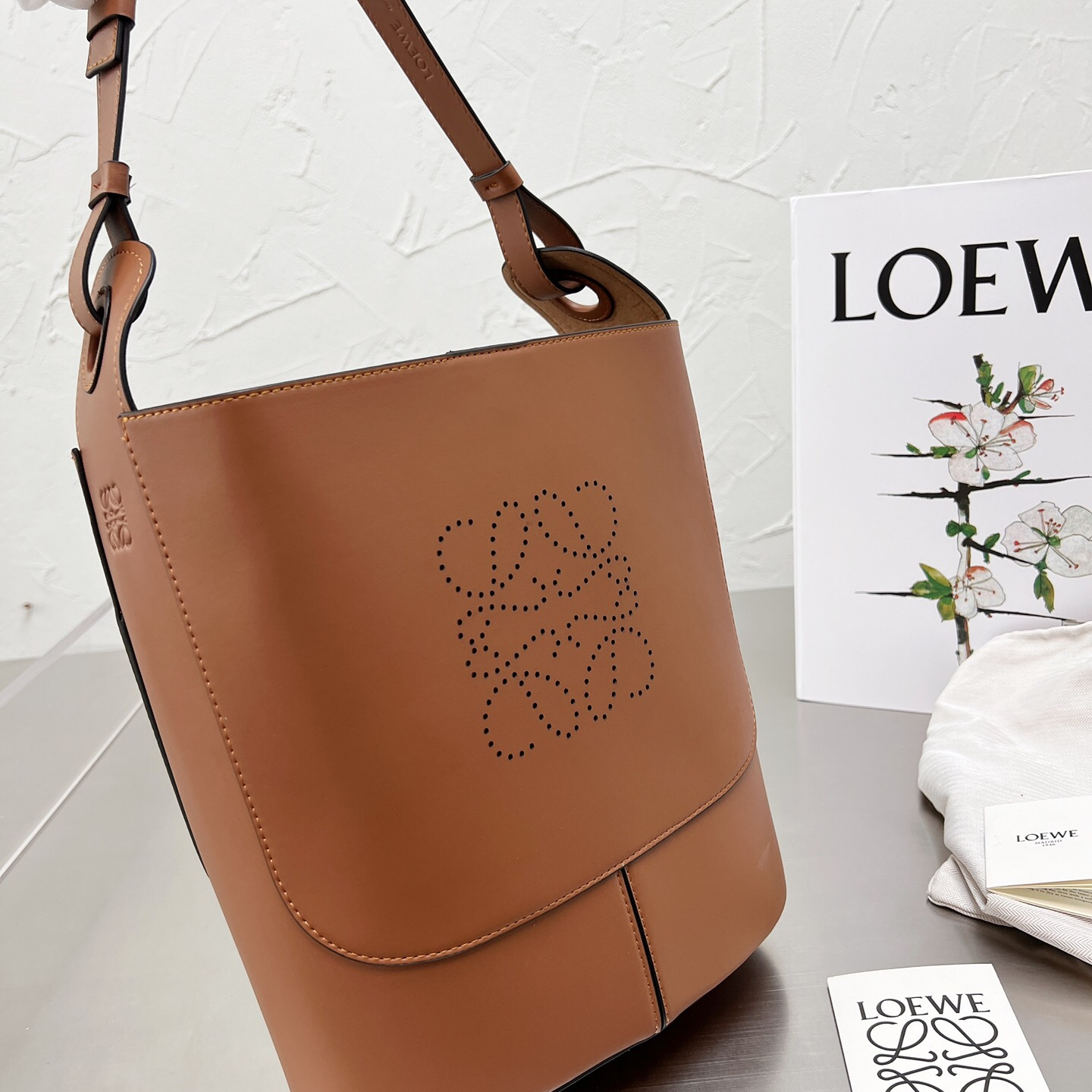 Hobo Anagram Bag Size：32*26*13CM