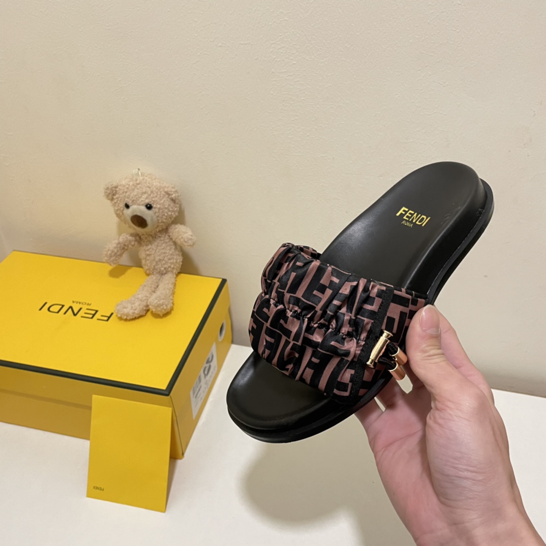 2022 New Sandals Women's Shoes ,Top quality ,Size:EU35-EU40,