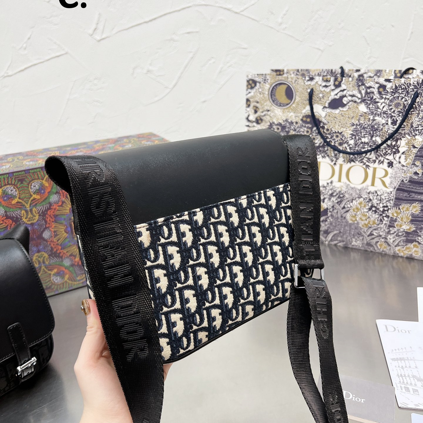 2022 New MESSENGER Oblique bag size:22*18cm