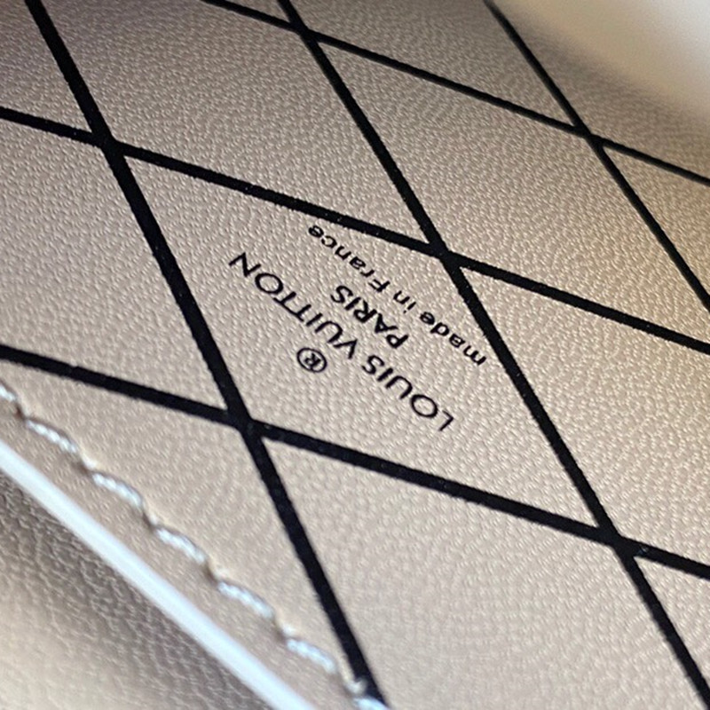 Mobile Phone Bag Trunk Vertical Chain Bag Size11*17.5*3.5cm