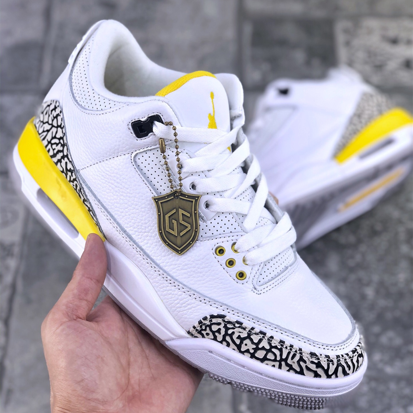 Air Jordan 3 WMNS “Laser Orange” Size:EU36-EU46/US4-US12