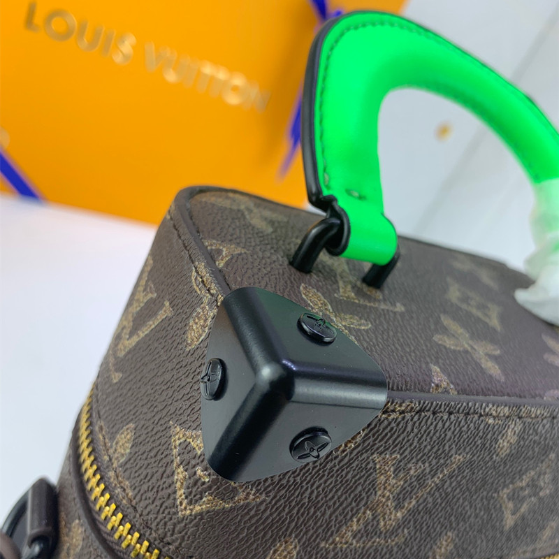 Vertical Box Trunk Bag Men's Mobile Phone Bag Size 15.5*22*7.5 cm