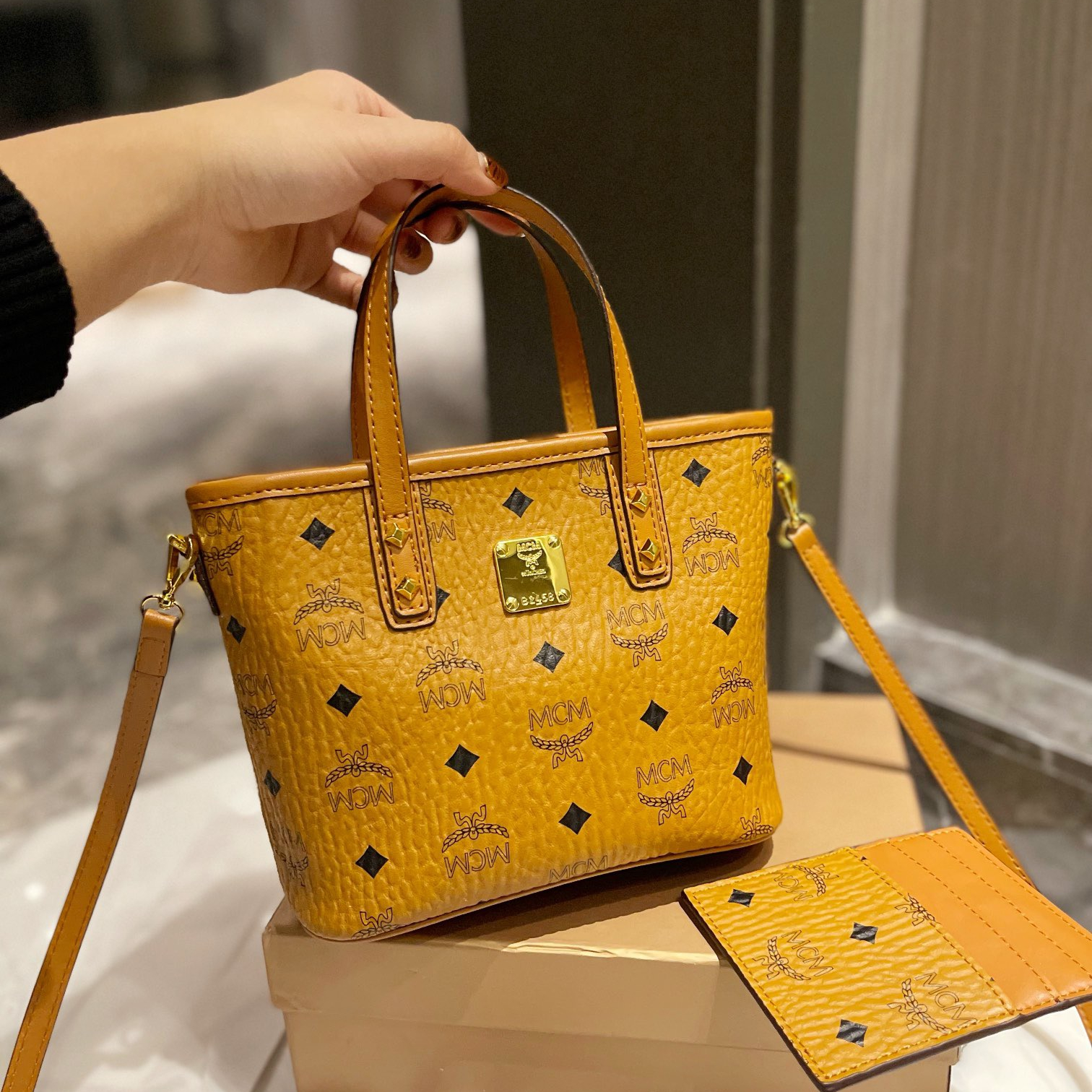 Bags 1:1 Size:20*19cm