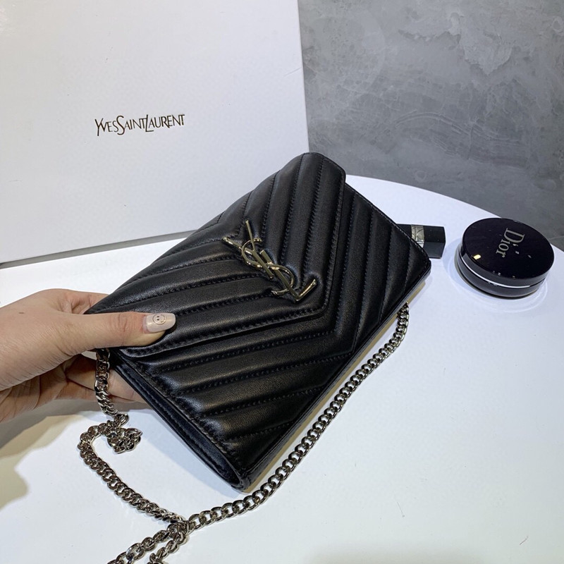 Women's Handbag Black Classic Diagonal Cross Hand Holding Sheep's Leather Bag Size 23 * 14cm