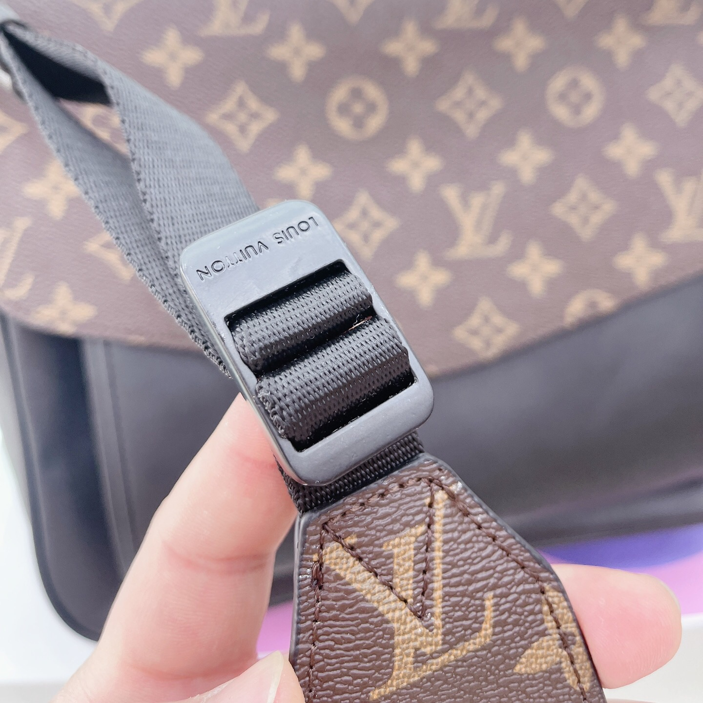 voyager Bags size:30*25cm