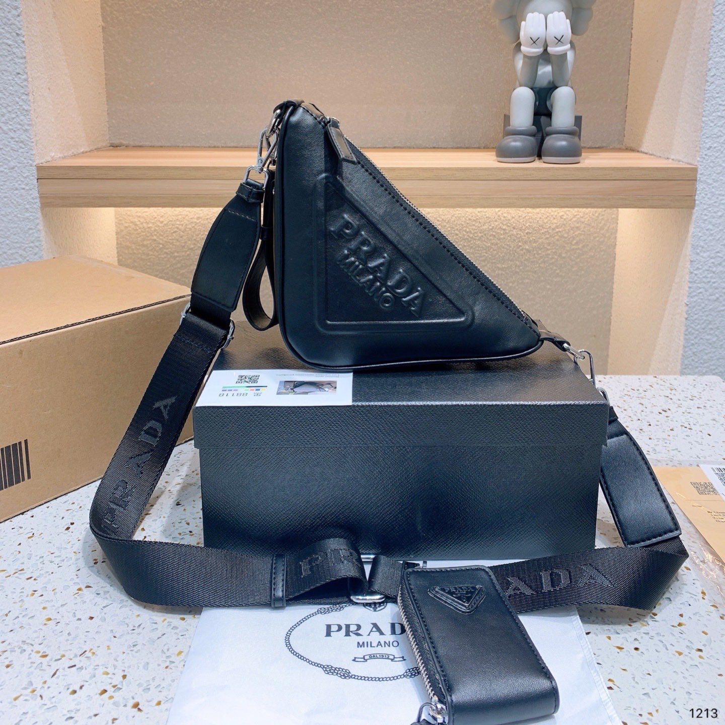 Triangle Bag 4 Colors Size：26 *14CM