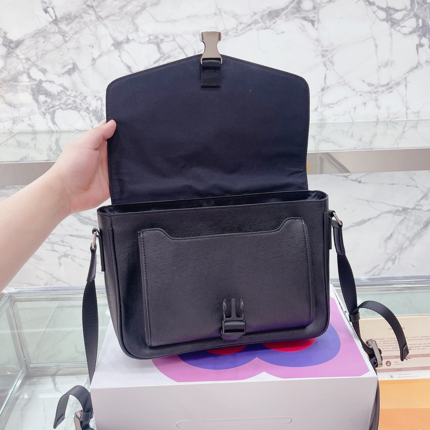 voyager Bags size:30*25cm