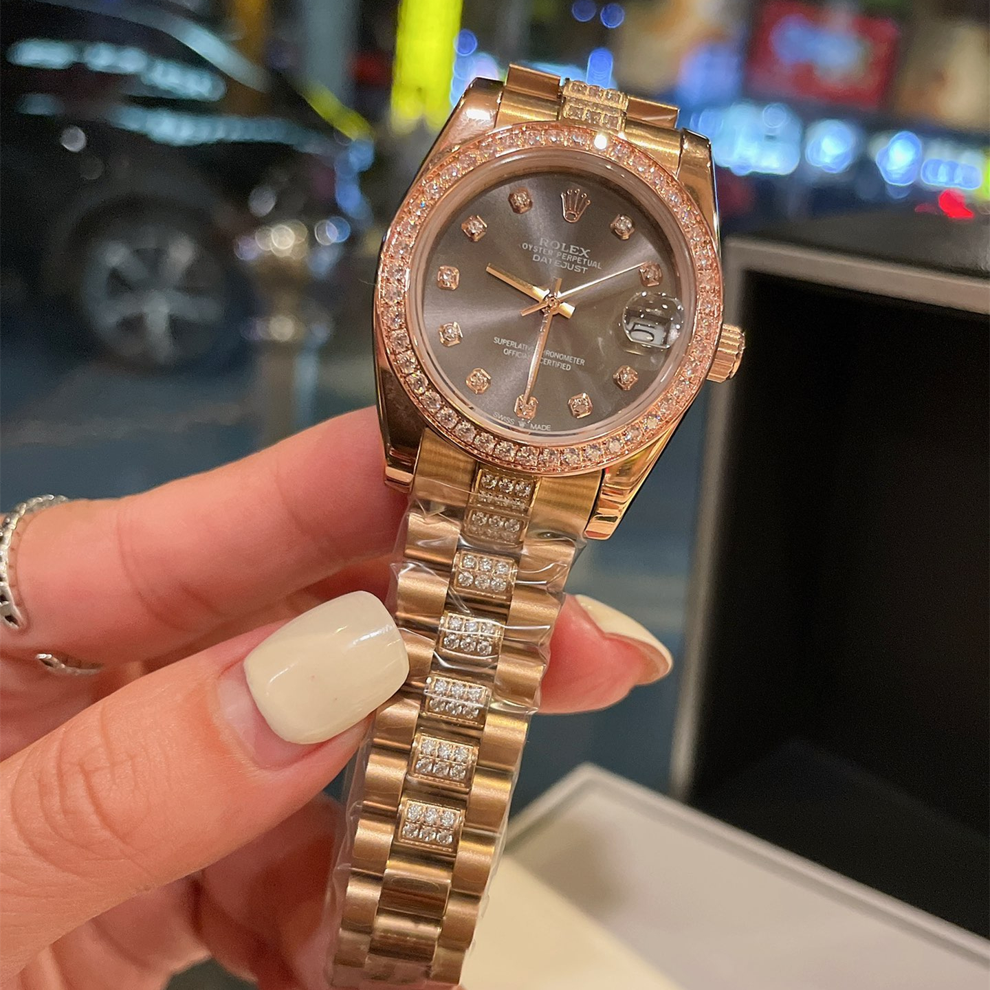 Daybreak Collection Classic Ladies Watch