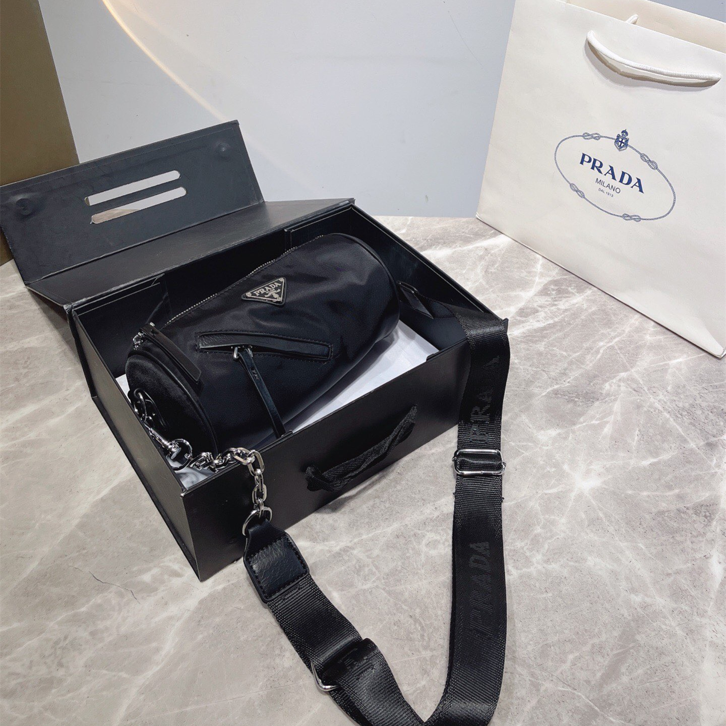 Nylon bags , Size：22*11cm