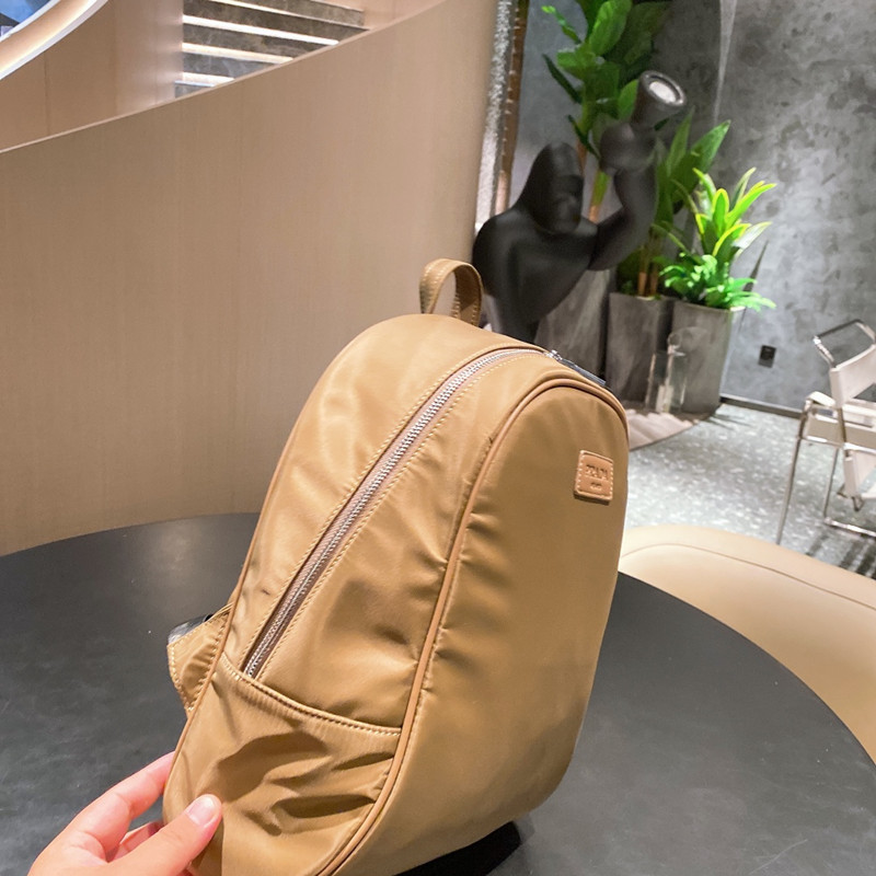 New Fashion Shoulder Backpack Practical and Comfortable Commuter Bag Size 28 * 10 * 34cm