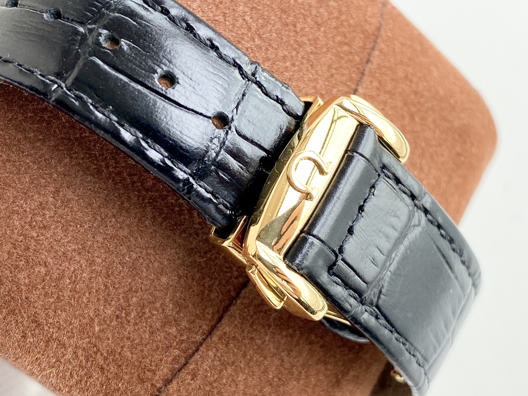 Gentlemanly style Diameter 42mm