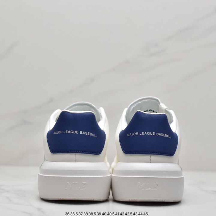 Sports casual board shoes