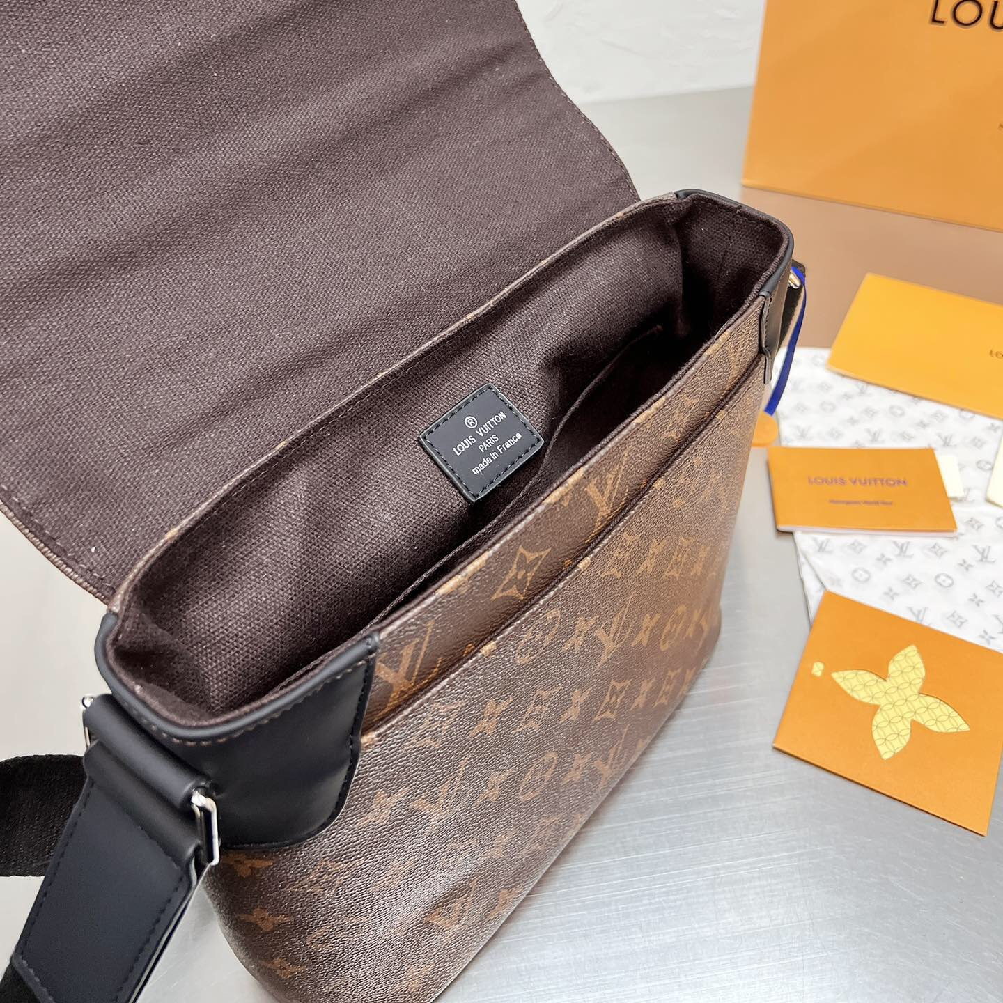 district Bags size:25cm