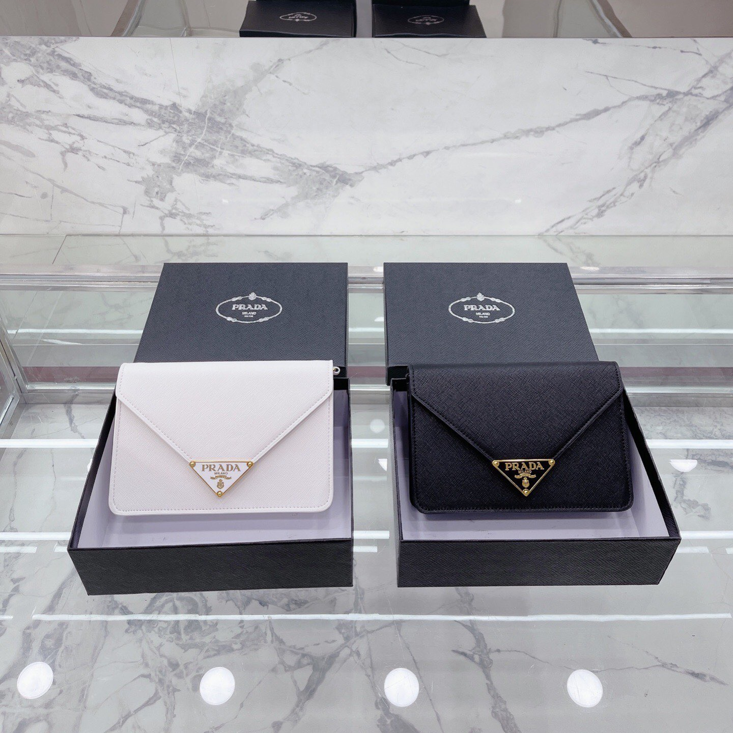 Saffiano Bag Size：22 *15cm