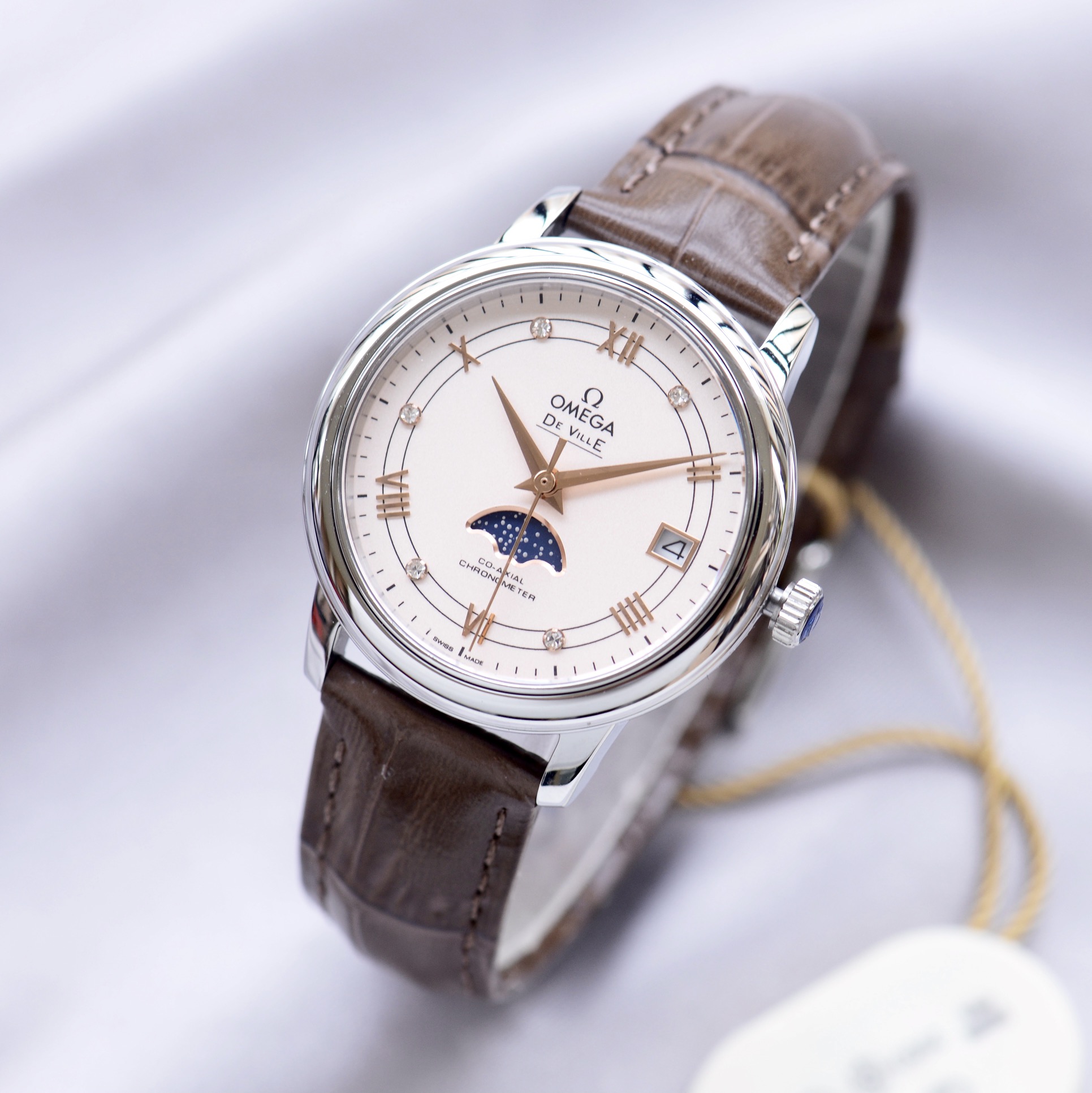 Quartz Watches ,The strap comes in your choice of 5 colors