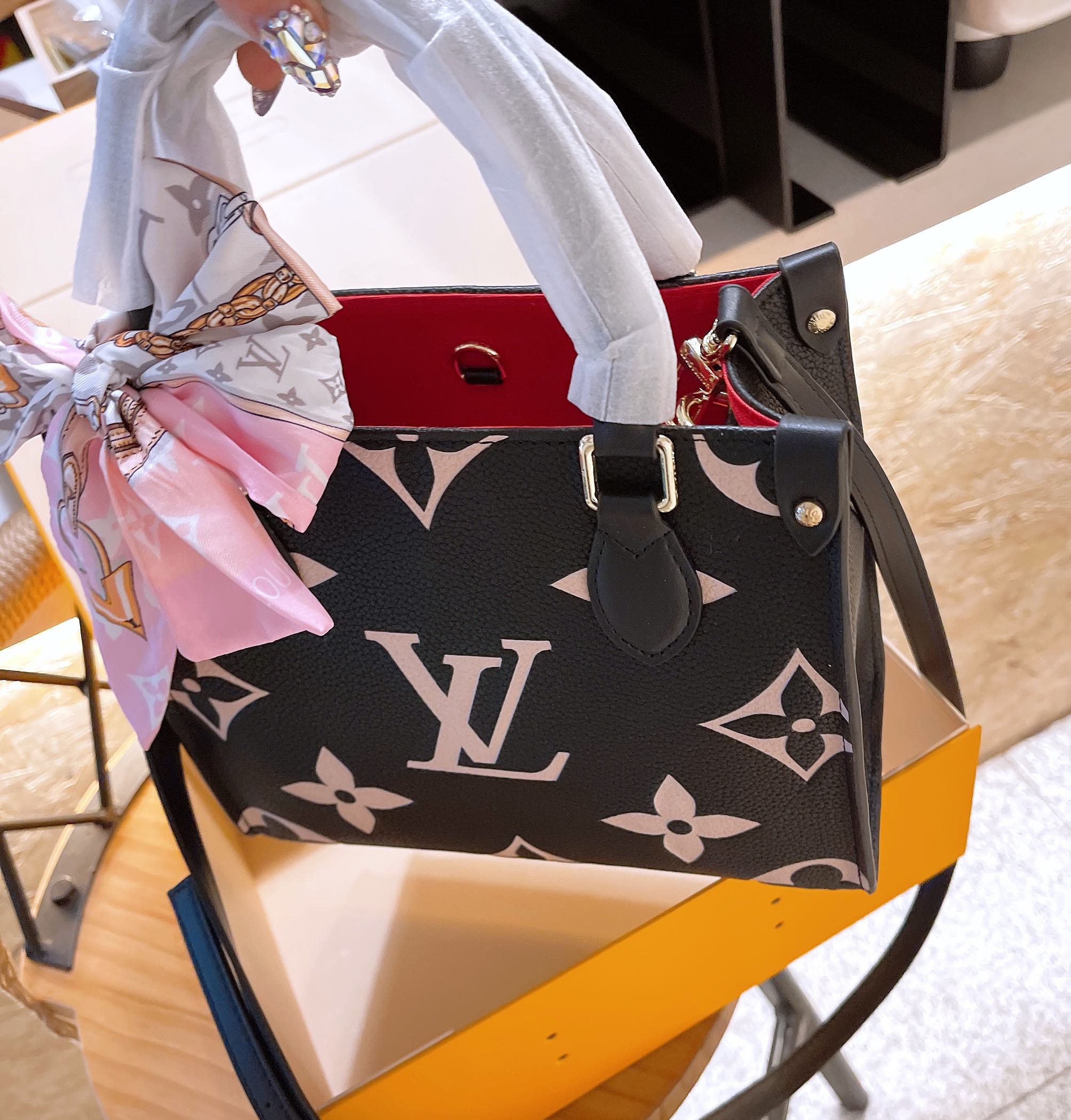 2022 Onthego bag Size:25cm