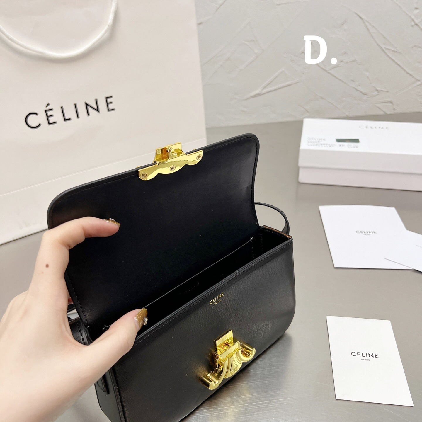 Triomphe Bags Size:21*14cm