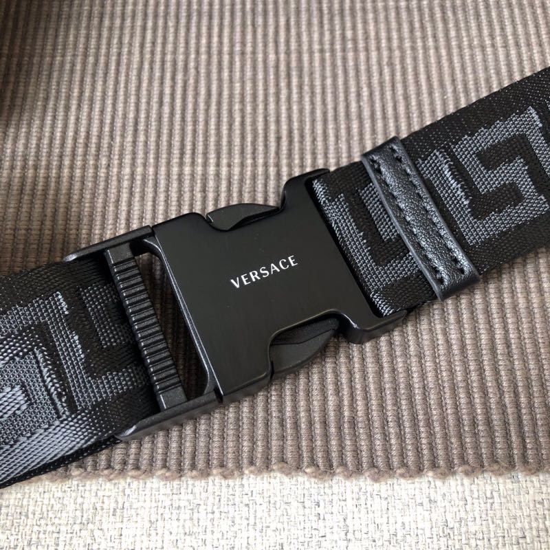 La Medusa Men's Chest Bag Fanny Pack Chest Bag Universal Section Embroidery Bag Size 25*16*7 cm