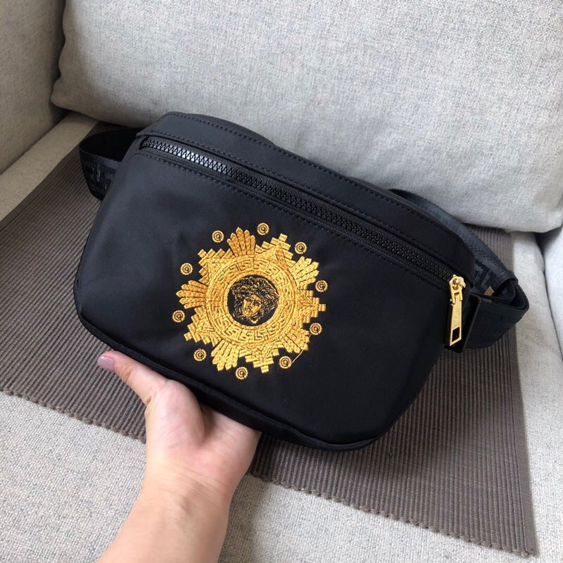 La Medusa Men's Chest Bag Fanny Pack Chest Bag Universal Section Embroidery Bag Size 25*16*7 cm