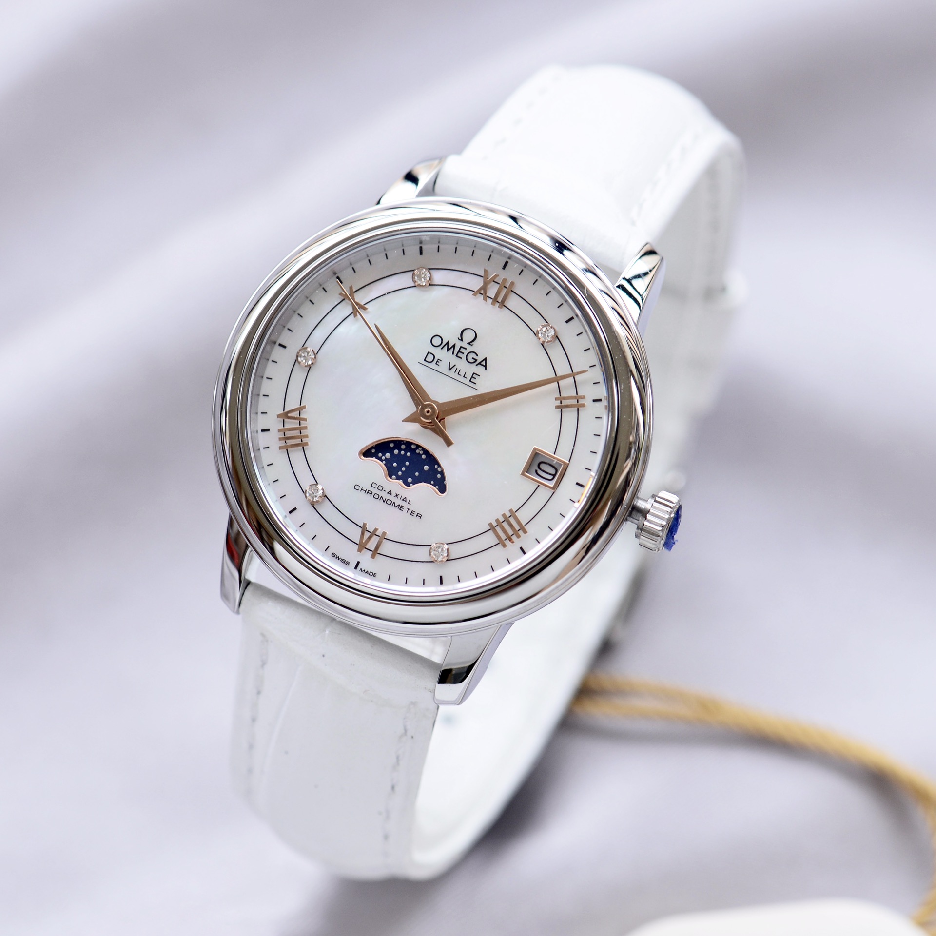 Quartz Watches ,The strap comes in your choice of 5 colors