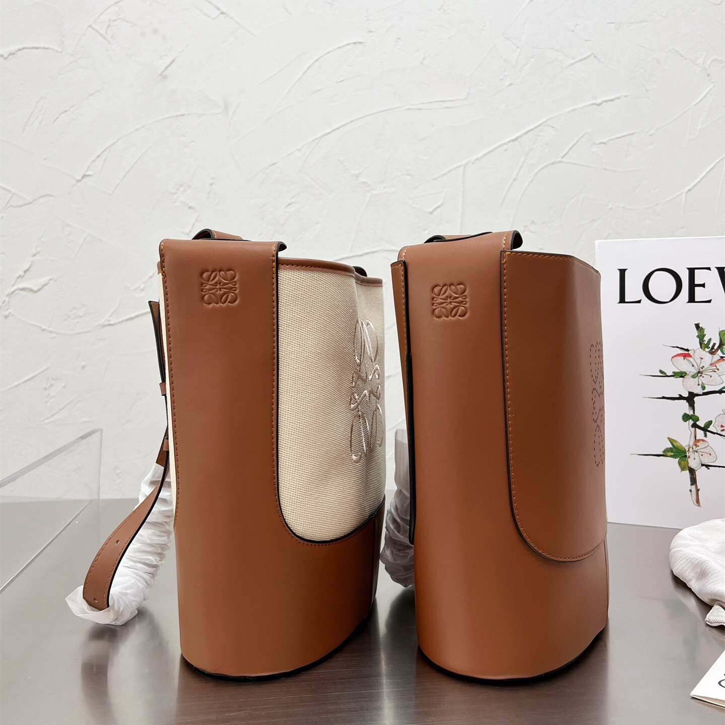 Hobo Anagram Bag Size:32*26*13CM