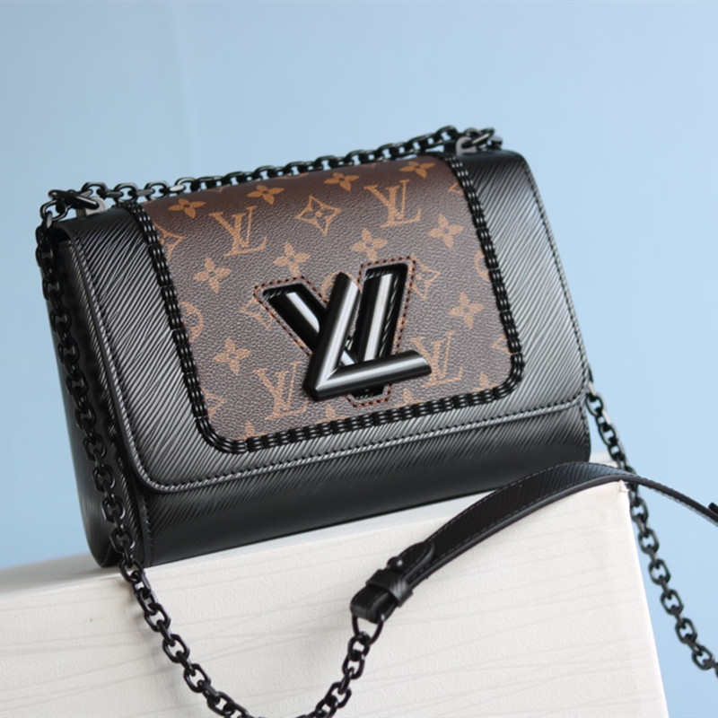 Twist Medium Handbag Black Size 23*18*8cm