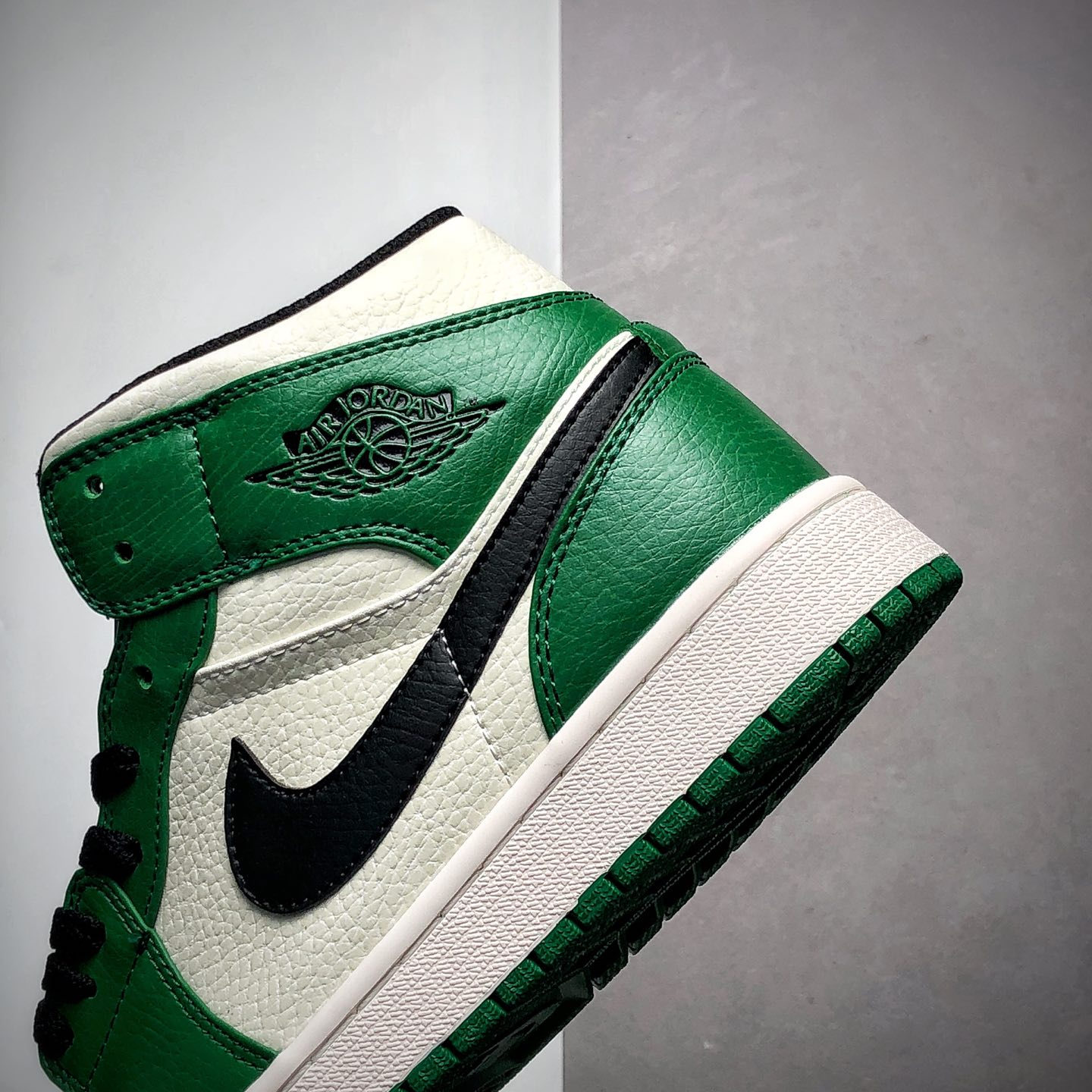 Air Jordan 1 Mid Leisure Board Shoes EU36-EU47.5/ US4-US13