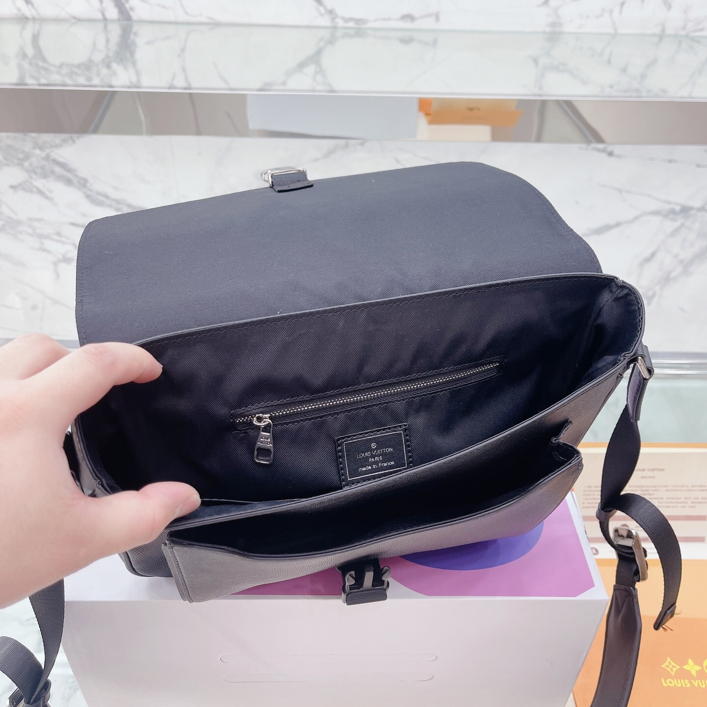 voyager Bags size:30*25cm