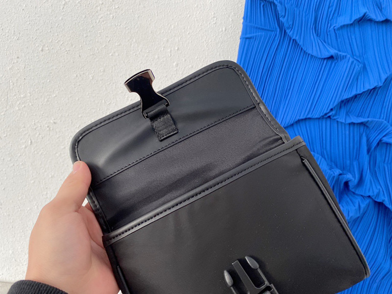 La Medusa Men's Small Messenger Bag Size 22*16 cm