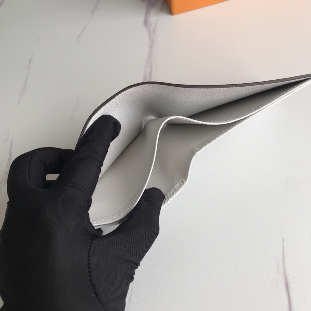 Wallets 2 colors SIZE:12*9CM