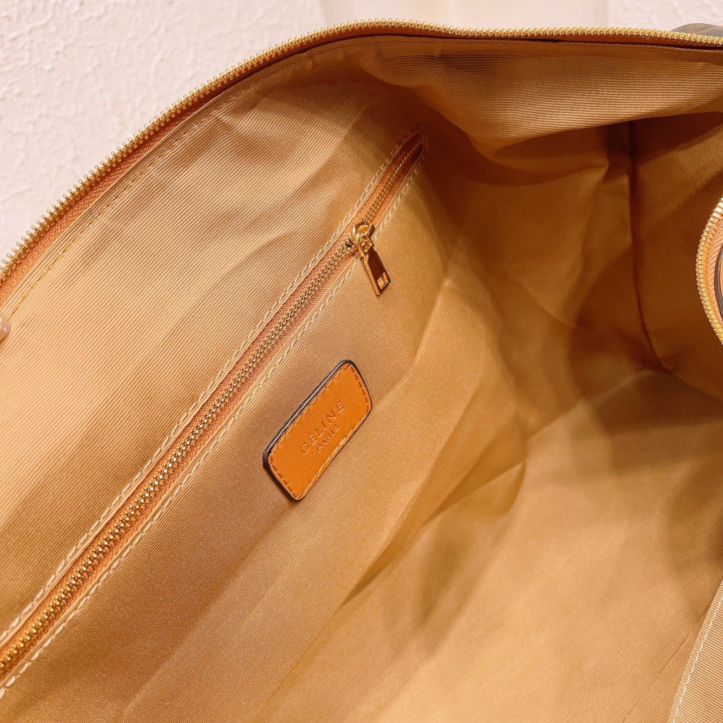 Triomphe Travel bag size:47*28cm