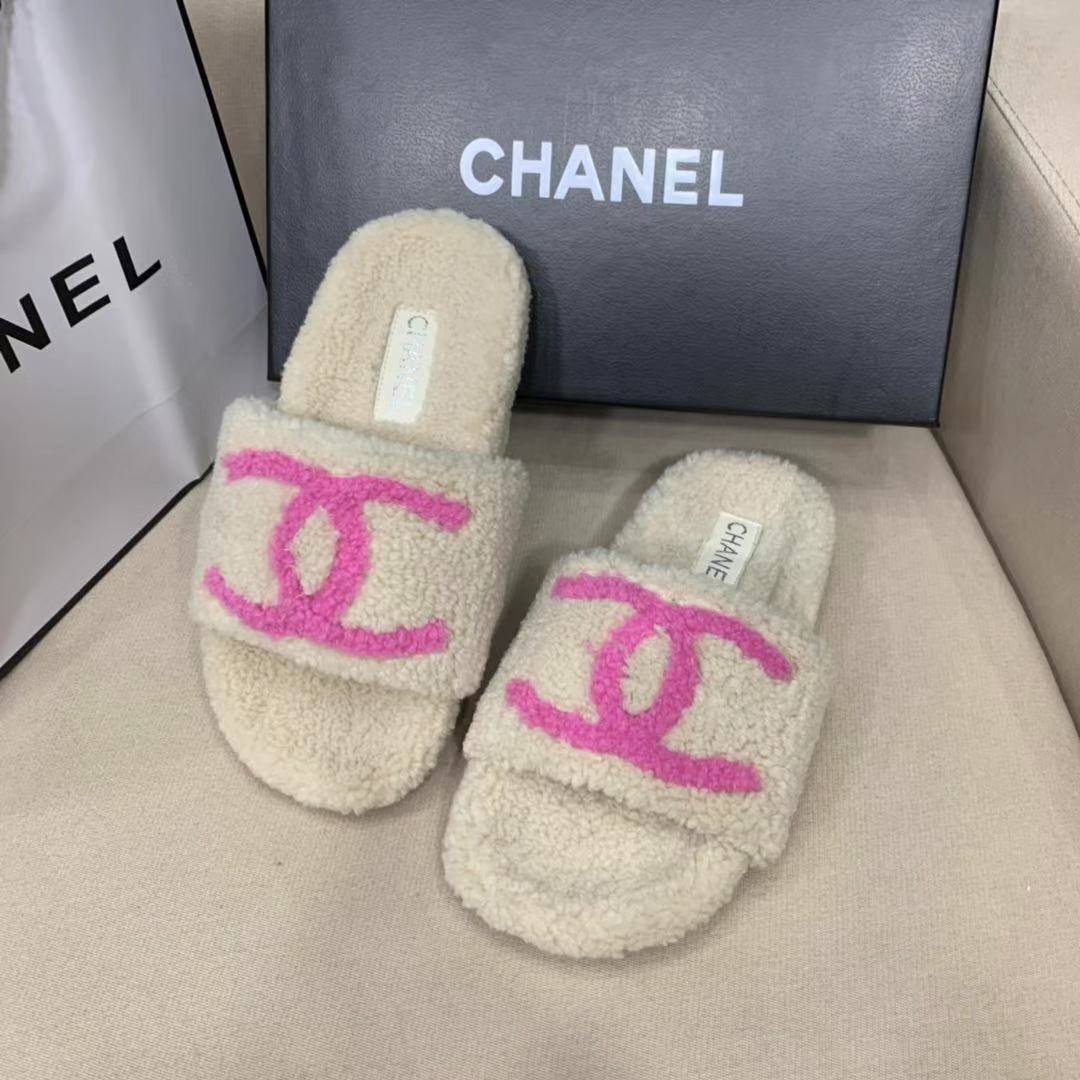Plush slippers   size:EU35-EU42
