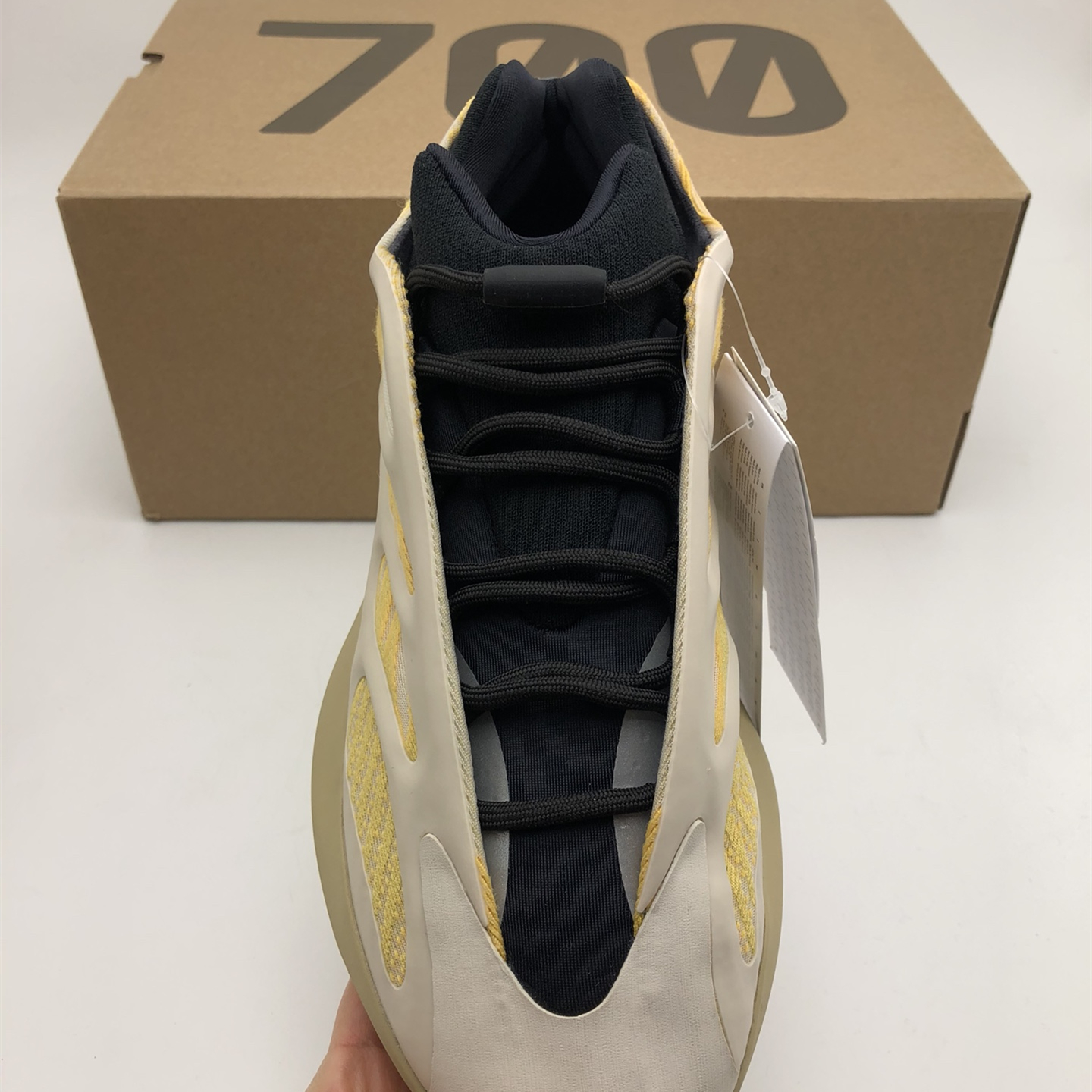 Yeezy Boost 700V3 EU36-EU46 / US3.5-US11