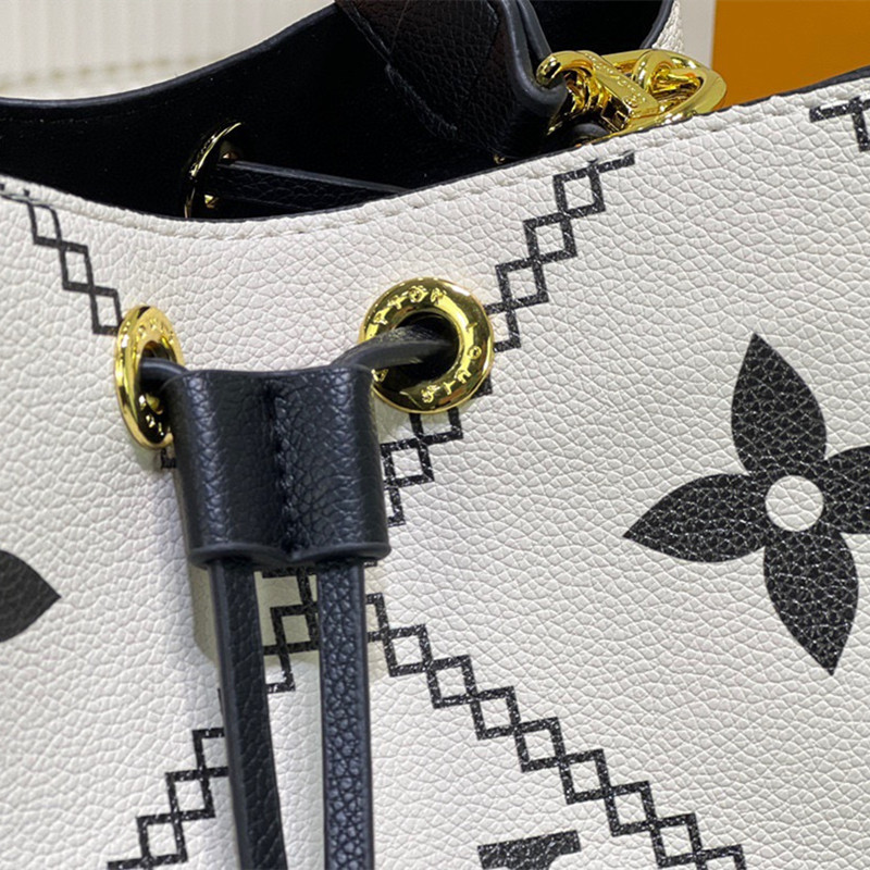 Bucket bag NéoNoé Medium Handbag Milk White Size 26*26*17.5 cm