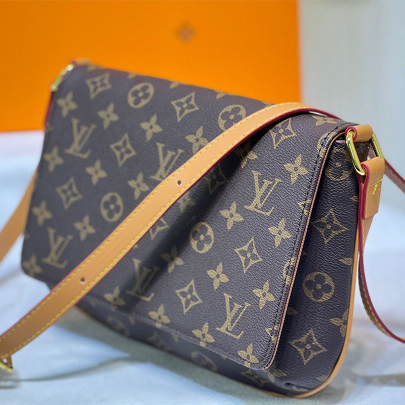 Women's Crossbody Bag Size 25*22*4 cm