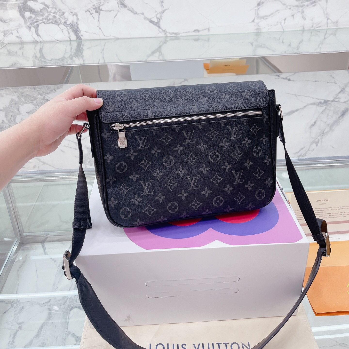 voyager Bags size:30*25cm