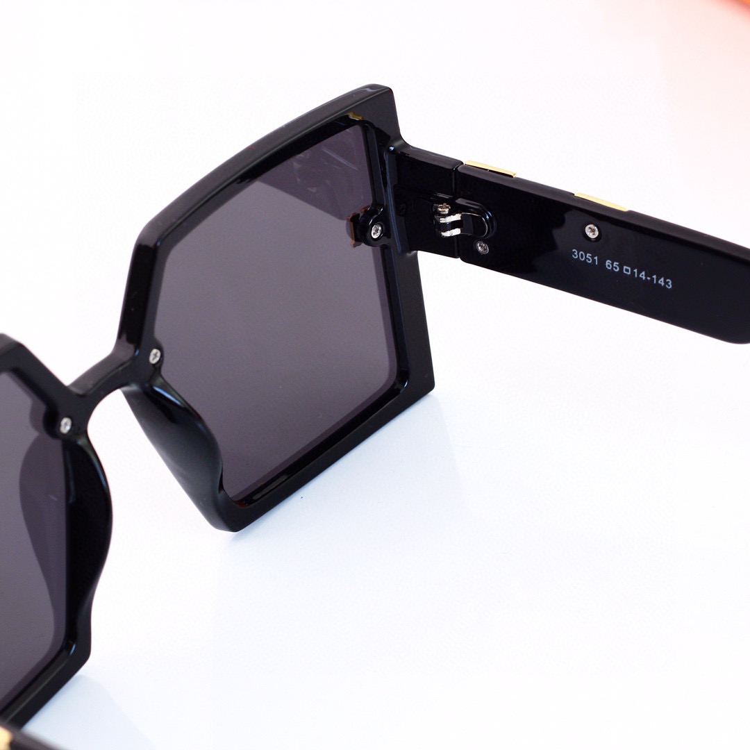 2022 New Men's And  Women's Sunglasses 4 Colors