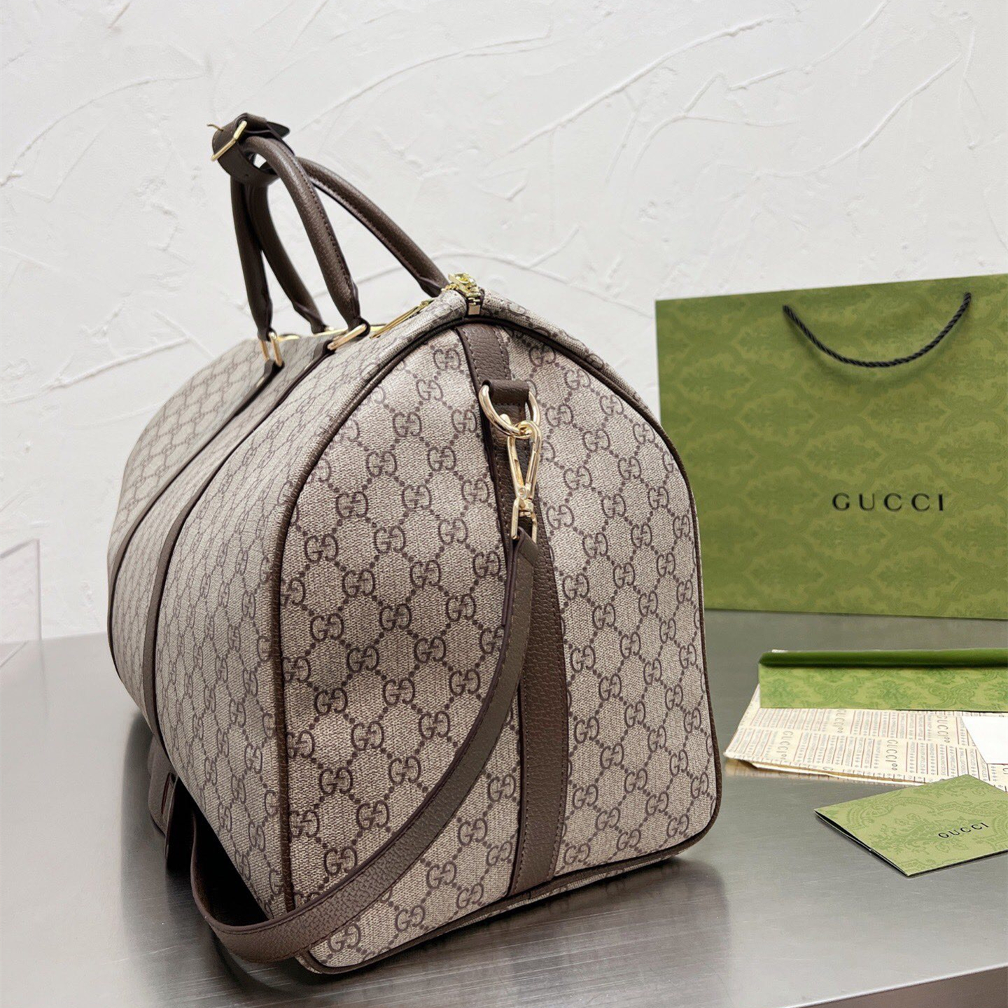 Travel bag size:45*25cm