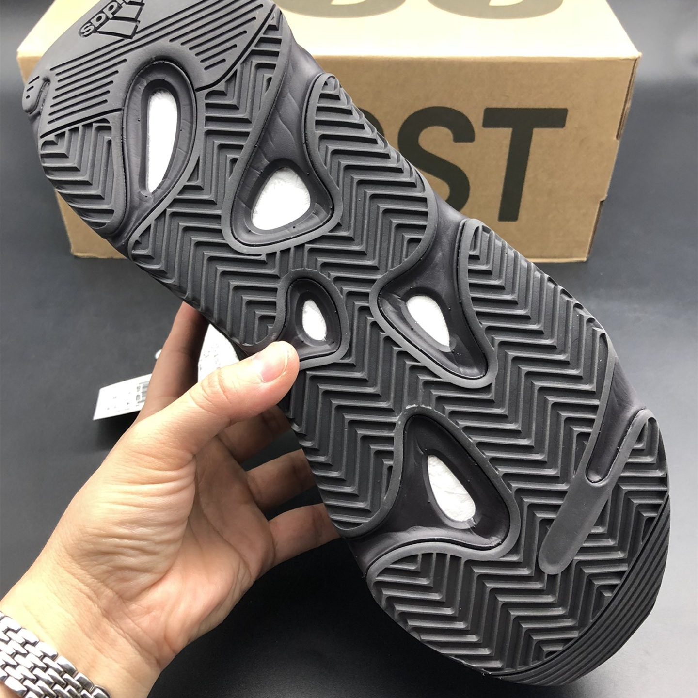 Yeezy Boost 700V2 EU36-EU47 / US3.5-US12