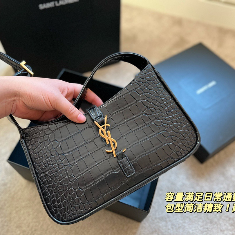 Le 5a7 Size:24×16×6cm