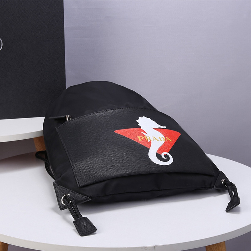 Women's / Men's Schoolbag  Fashion   Backpack  Size 42*32*1.5 cm