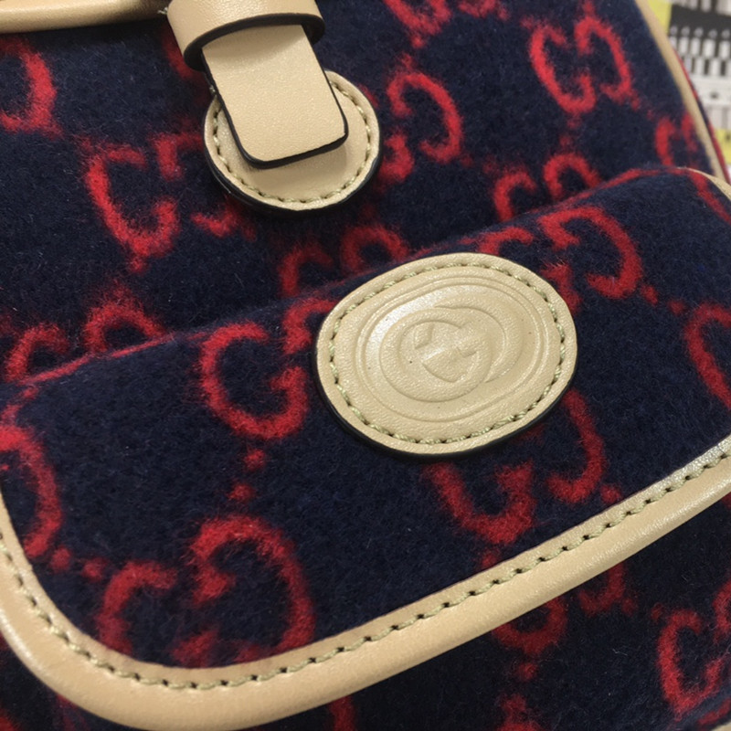 Men's Fashion  Backpack  Casual Shoulder Bag   Size 22.1*25.4*7.9 cm