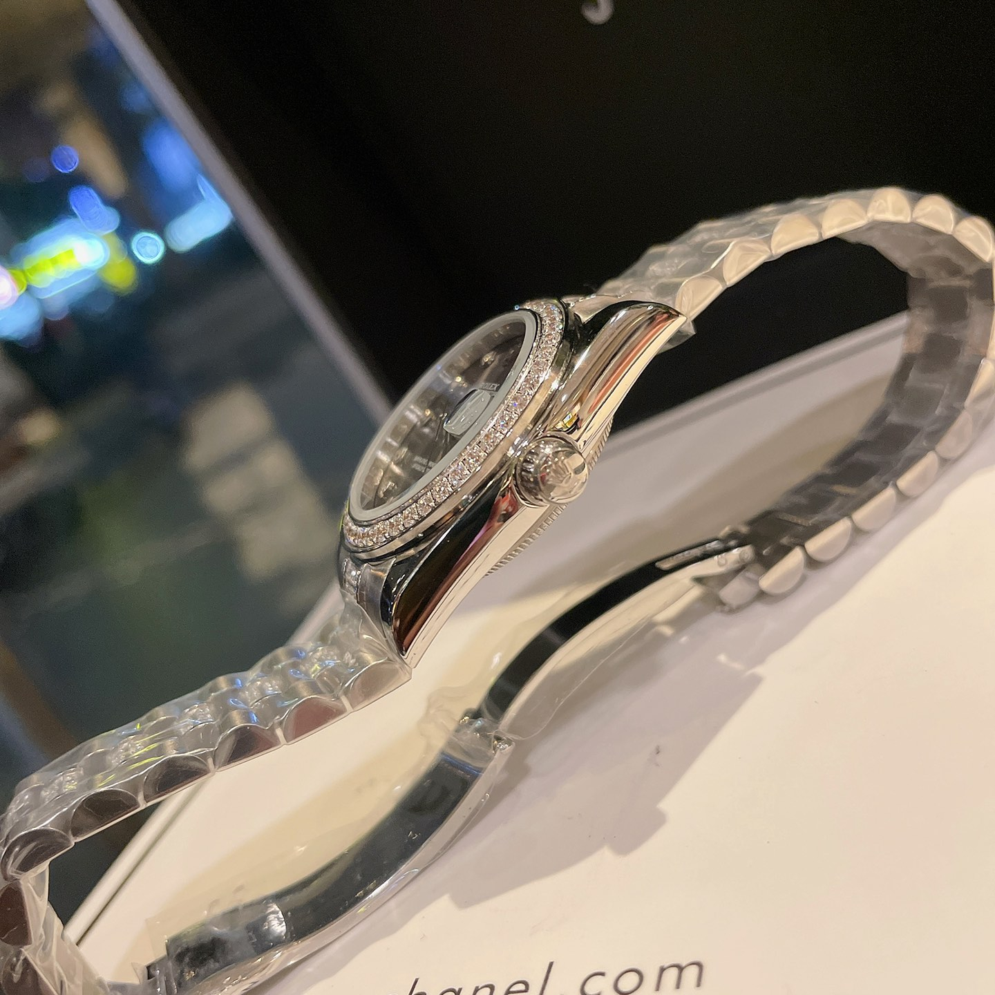 Daybreak Collection Classic Ladies Watch