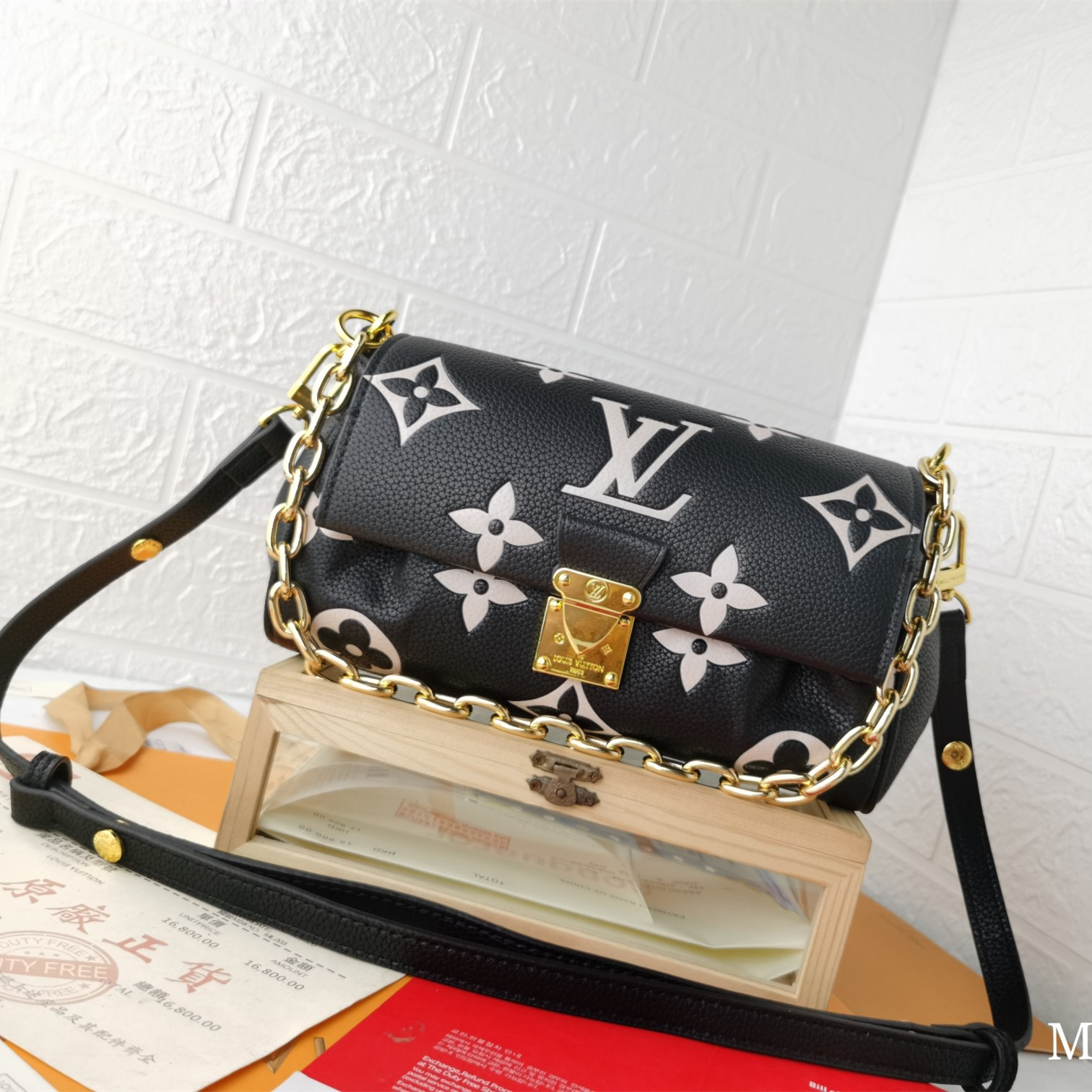 Favorite Handbag Black&Beige Size 24*14* 9cm