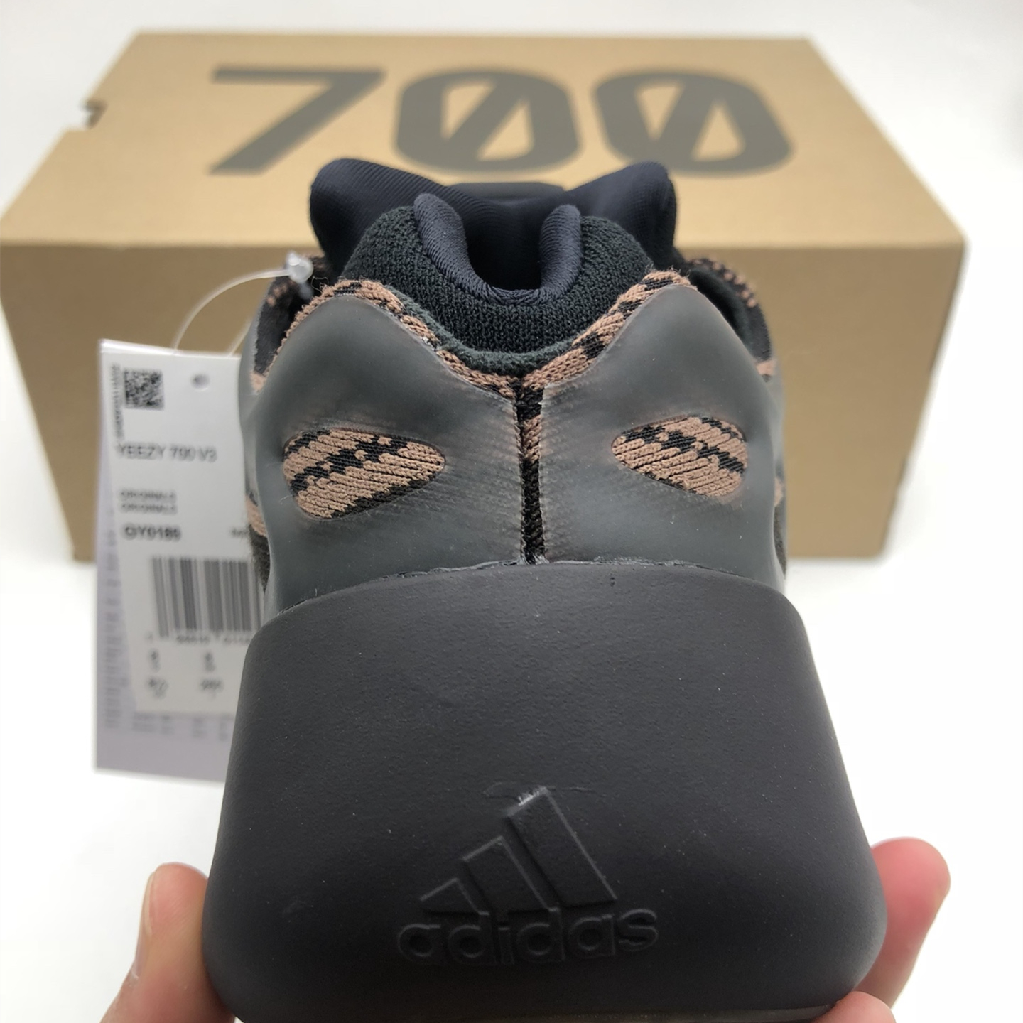 Yeezy Boost 700V3 EU36-EU46 / US3.5-US11