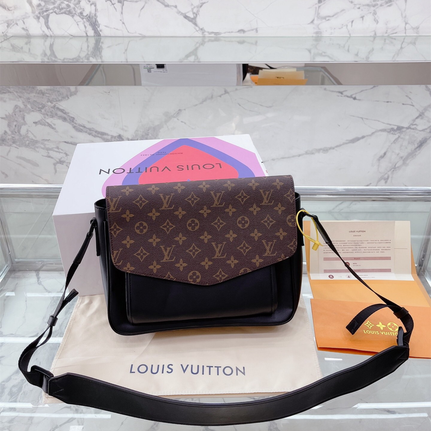 voyager Bags size:30*25cm