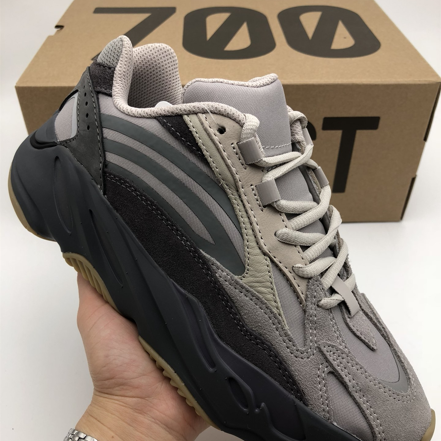 Yeezy Boost 700V2 EU36-EU47 / US3.5-US12