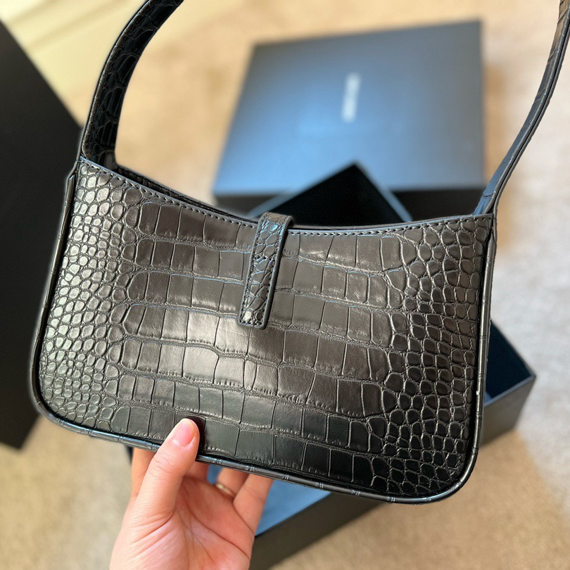 Le 5a7 Size:24×16×6cm