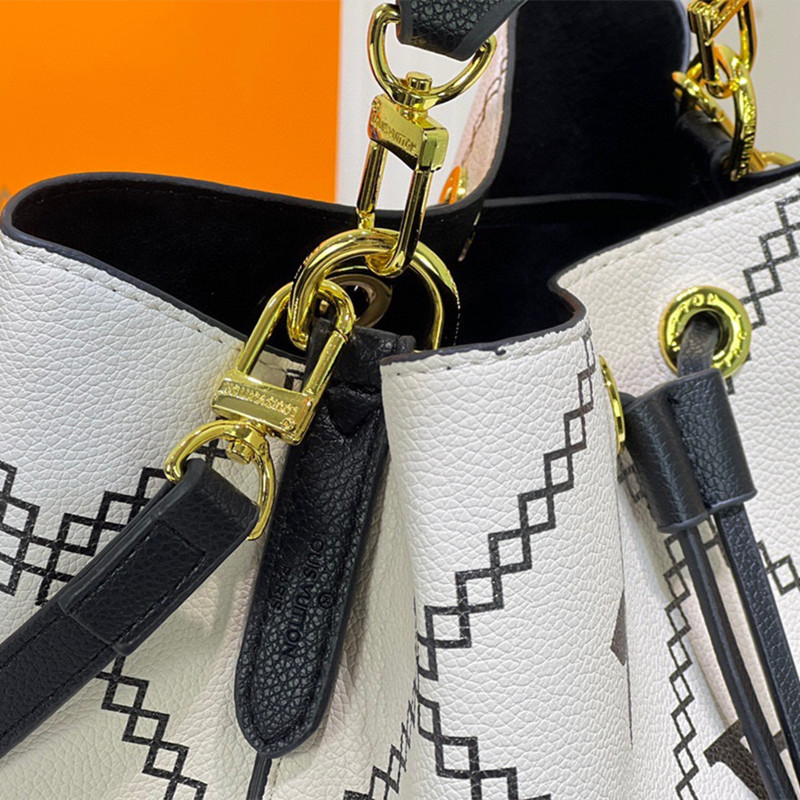 Bucket bag NéoNoé Medium Handbag Milk White Size 26*26*17.5 cm